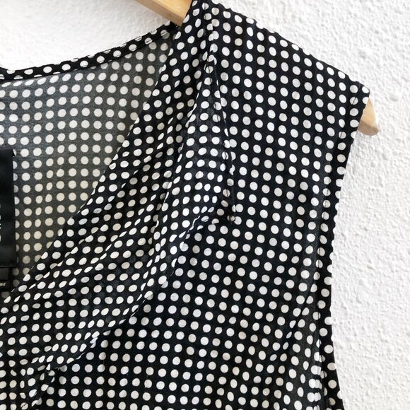 ST. JOHN Sleeveless  V-Neck Silk Blend Blouse Small Large - Picture 6 of 10